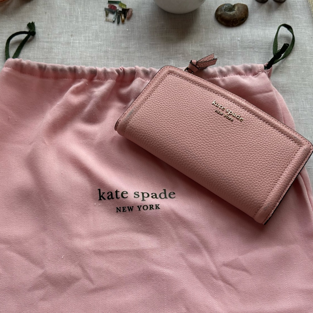 Kate Spade Lena Continental Pink Pebbled Leather Zip Wallet Large. 
Dust bag.